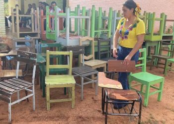 Denuncian entrega de muebles escolares en mal estado en comunidad educativa de Belén