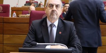 Diputado Esgaib a favor de recortar bonificaciones y plantea fusionar ministerios de mujer, juventud y niñez