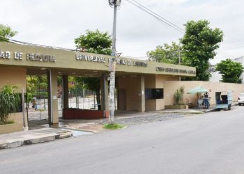 Abren investigación en Filo UNA por supuesto acoso de docente a alumnos
