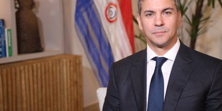 Peña reconoce que ajuste del salario no refleja la canasta del sector más vulnerable