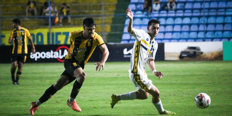 Guarani y Trinidense empatan sin goles en el cierre de la fecha 13