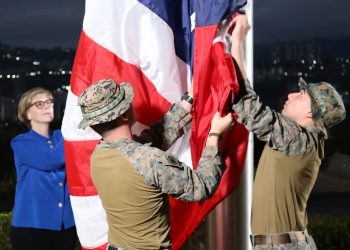 Embajada de EE.UU en Venezuela iza su bandera tras siete años