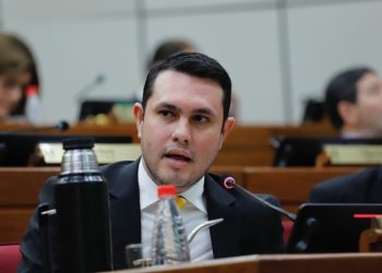 Hernán Rivas es sobreseído definitivamente por prescripción de caso por falso título