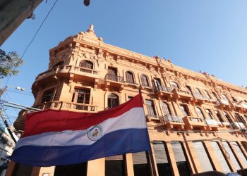 Déficit fiscal alcanza 0,5% del PIB al segundo mes del año