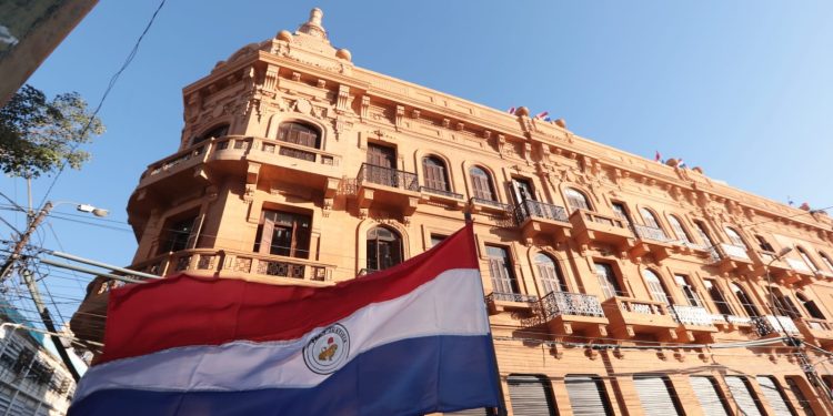 Déficit fiscal alcanza 0,5% del PIB al segundo mes del año