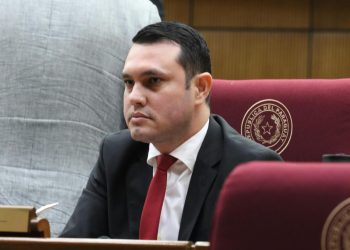 Cuestionan sobreseimiento de Hernán Rivas y hablan de “blanqueo” judicial