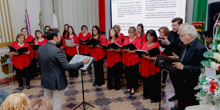 La Scuola Dante Alighieri celebró 131 años con un concierto en homenaje a Giuseppe Verdi