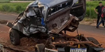 Tres adolescentes pierden la vida en un choque frontal