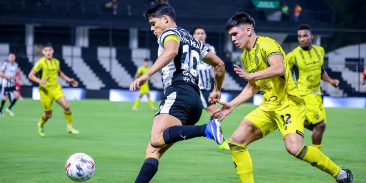 Libertad se reencuentra con la victoria al derrotar por la mínima a Recoleta FC