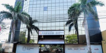 Grupo que representaría a Adultos Mayores exigen pensión y pasaje gratis a Desarrollo Social