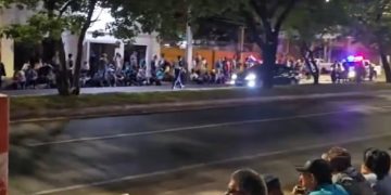 Manifestación de adultos mayores genera congestión vehicular sobre la avenida Mariscal López