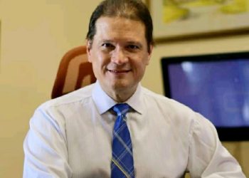 Ordenan captura de abogado tras revocarse suspensión de su condena por incumplimiento alimentario