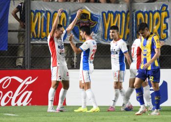 Nacional remonta y vence a Sportivo Luqueño