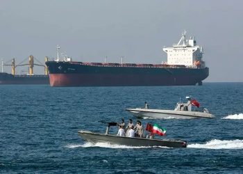 EE.UU anuncia acuerdo con Irán para tránsito de 20 petroleros por Ormuz