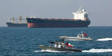 EE.UU anuncia acuerdo con Irán para tránsito de 20 petroleros por Ormuz