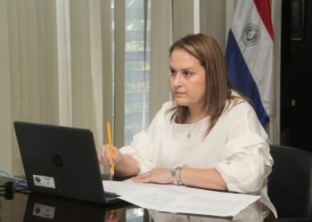 Fiscal denuncia presunto amedrentamiento en causa que involucra al senador Hernán Rivas