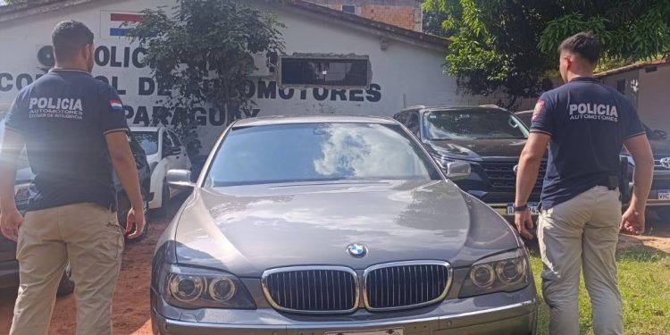 Allanamiento en Lambaré: incautan vehículos de alta gama y evidencias en caso de estafa y clonación