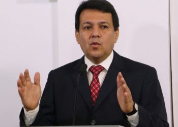 Critican intención de regular el uso de celulares en escuelas: “Será una ley muerta”