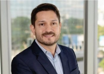 Cuestionan propuesta de subir impuestos y piden priorizar optimización del gasto público