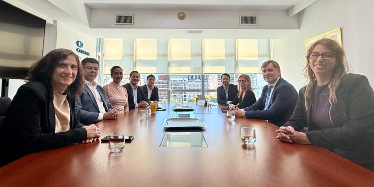 ANEAES intercambia experiencia sobre evaluación y acreditación con la CONEAU de Argentina