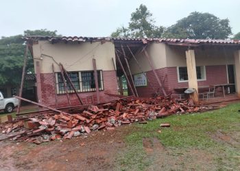 Temporal provoca daños en escuela de Villa del Rosario