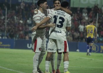 Cerro Porteño derrota a Sportivo Luqueño y sigue como único escolta