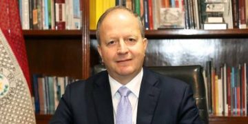 Fernández Valdovinos deja de ser ministro de Economía y lo reemplaza Juan José Galeano