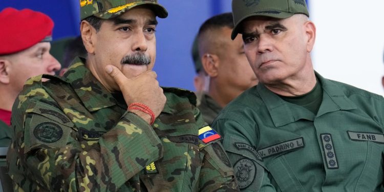 Reemplazan al ministro de Defensa venezolano, Vladimir Padrino López, inamovible desde 2014
