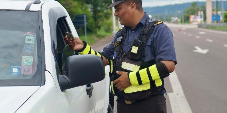 Muy poca salida de personas al interior durante fin de semana largo