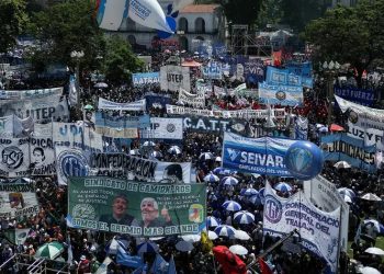 Congreso argentino aprueba reforma laboral impulsada por Milei
