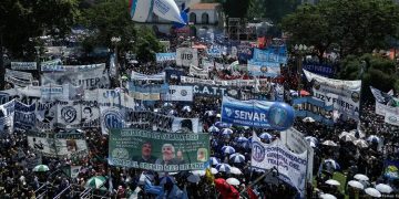 Congreso argentino aprueba reforma laboral impulsada por Milei