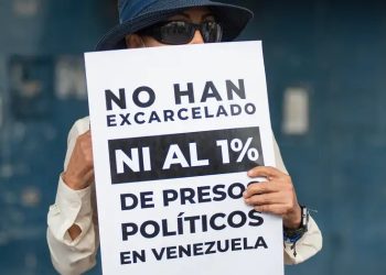 Venezuela otorga libertad condicional a 31 militares