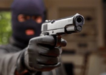 CDE: Cambista fue asaltado al salir de su domicilio