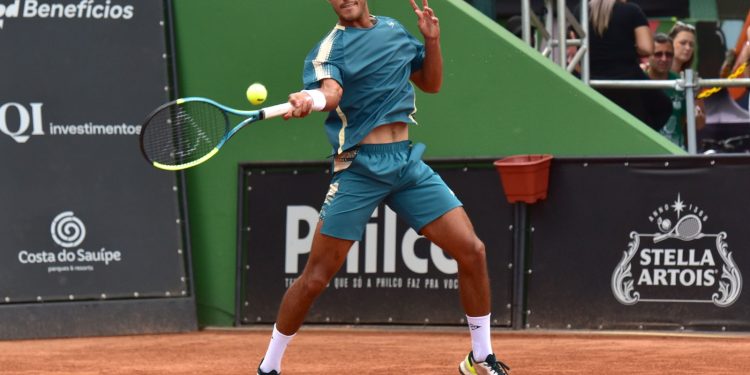 Dani Vallejo avanza de ronda en Santiago