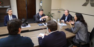 Jefe de Gabinete se reúne con representantes de Cavialpa y Capaco por deudas del Estado