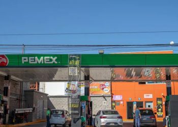 México subsidia la gasolina por el alza global del petróleo