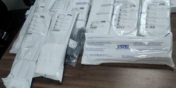 Hospital de Especialidades Ingavi recibe equipos biomédicos para intervenciones quirúrgicas