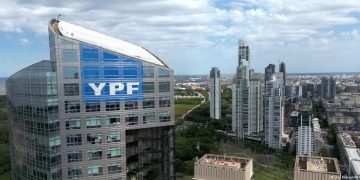 Argentina gana apelación y evita pagar USD 16.100 millones por YPF