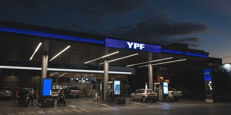 El petróleo «va a bajar»: la apuesta de YPF tras la tensión internacional