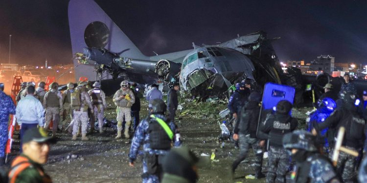 Luto en Bolivia: aumenta a 22 el número de víctimas tras caída de avión militar