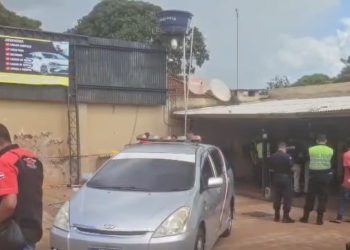 Un hombre fue acribillado a tiros en el interior de un lavadero