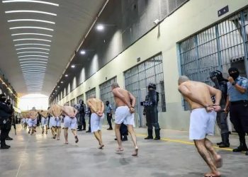 El Salvador aprobó cadena perpetua y endureció sanciones para menores en delitos graves