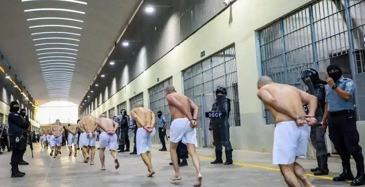 El Salvador aprobó cadena perpetua y endureció sanciones para menores en delitos graves