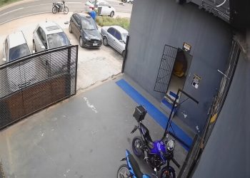 Una adolescente muere tras chocar en moto y ser arrollada por un vehículo