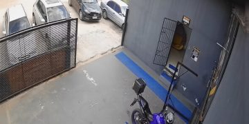 Una adolescente muere tras chocar en moto y ser arrollada por un vehículo