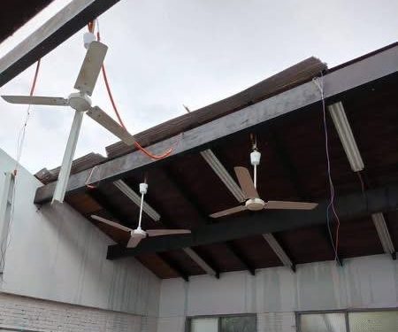 Estudiantes lesionados tras derrumbe de techo durante tormenta en Encarnación