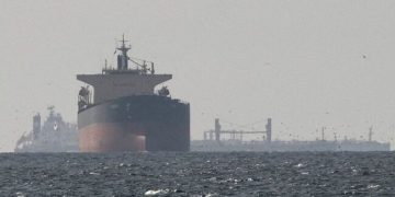 El petróleo rebasa los USD 100 en medio de crecientes tensiones en Medio Oriente