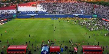 Ganaron los violentos: se suspendió Olimpia-Cerro por graves incidentes