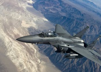 EEUU logra llegar hasta piloto de caza que cayó en Irán