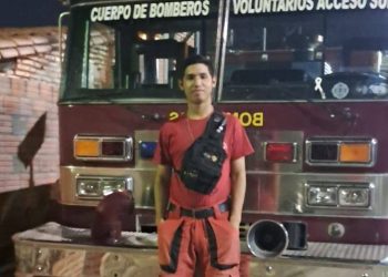 Joven bombero muere tras brutal ataque de delincuentes